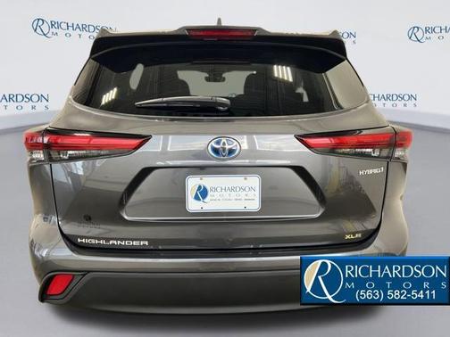 2023 Toyota Highlander Hybrid XLE