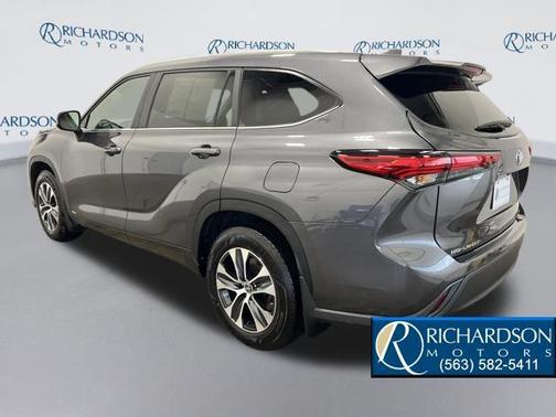 2023 Toyota Highlander Hybrid XLE