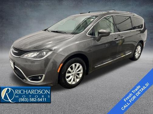 2018 Chrysler Pacifica Touring-L