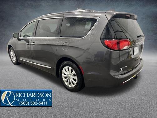 2018 Chrysler Pacifica Touring-L