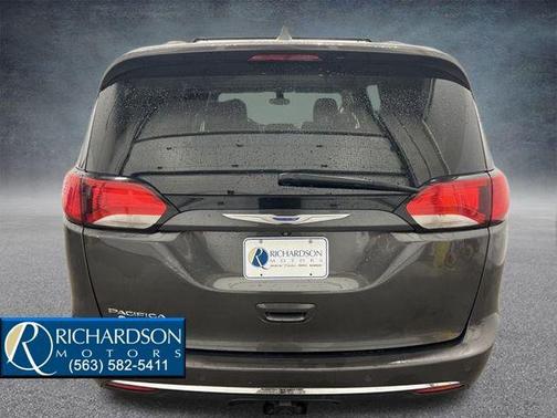 2018 Chrysler Pacifica Touring-L