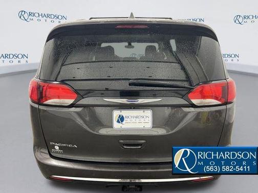 2018 Chrysler Pacifica Touring-L