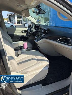 2018 Chrysler Pacifica Touring-L