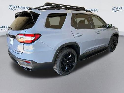 Sonic Gray Pearl 2026 Honda Pilot Black Edition