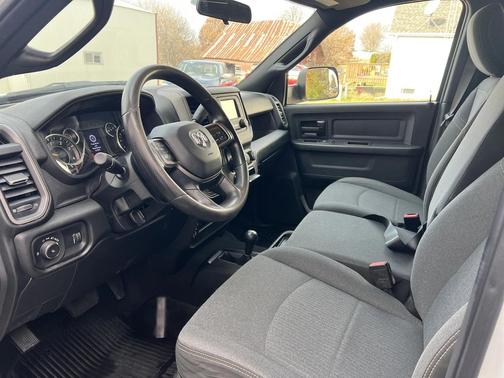 2021 RAM 2500 Tradesman Crew Cab 4x4 6'4' Box