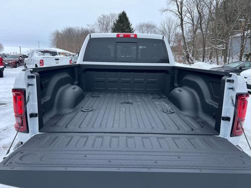 Bright White Clearcoat 2026 RAM 2500 Tradesman Crew Cab 4x4 6'4' Box