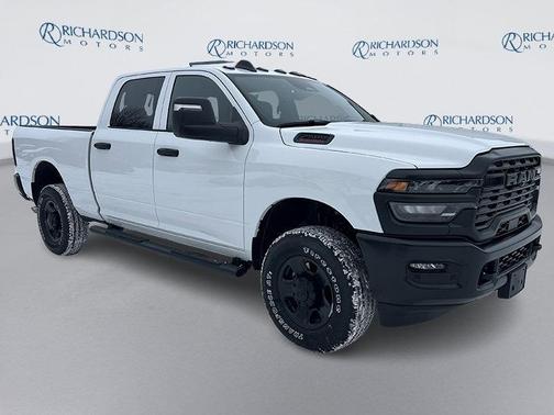 Bright White Clearcoat 2026 RAM 2500 Tradesman Crew Cab 4x4 6'4' Box