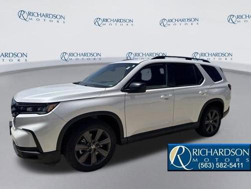 Platinum White Pearl 2023 Honda Pilot AWD Sport