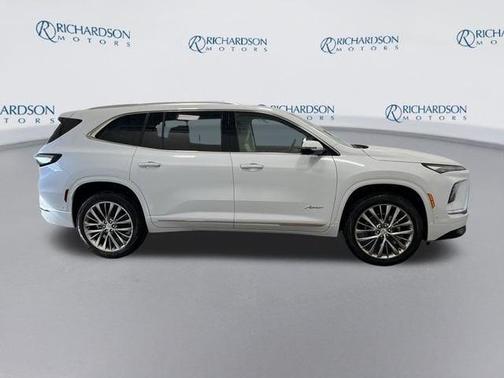 iridescent white tricoat 2026 Buick Enclave Avenir FWD
