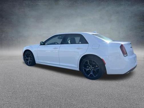 2023 Chrysler 300 Touring