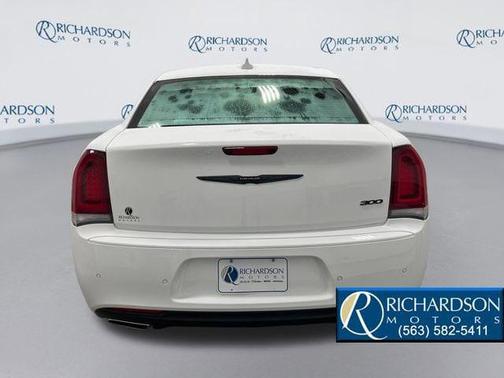 Bright White Clearcoat 2023 Chrysler 300 Touring