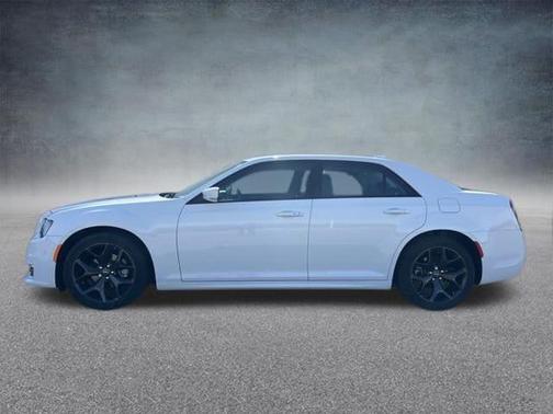 2023 Chrysler 300 Touring