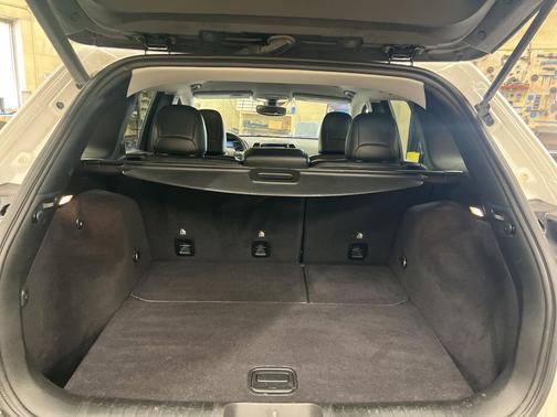 Bright White Clearcoat 2019 Jeep Cherokee Limited