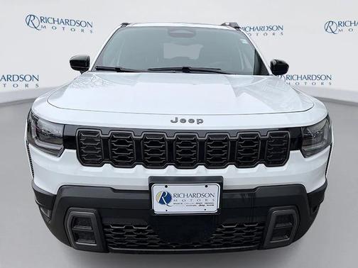 Bright White Clearcoat 2026 Jeep Cherokee Laredo 4x4