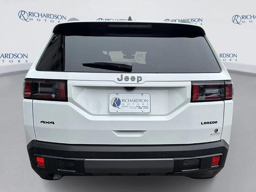 Bright White Clearcoat 2026 Jeep Cherokee Laredo 4x4