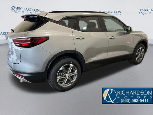 Sterling Gray Metallic 2024 Chevrolet Blazer 2LT