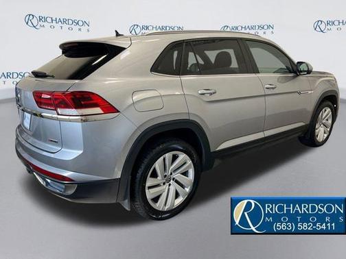 Pyrite Silver 2021 Volkswagen Atlas Cross Sport 3.6L V6 SE w/Technology