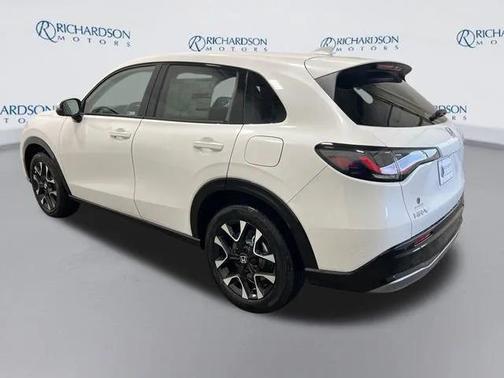 Platinum White Pearl 2026 Honda HR-V EX-L