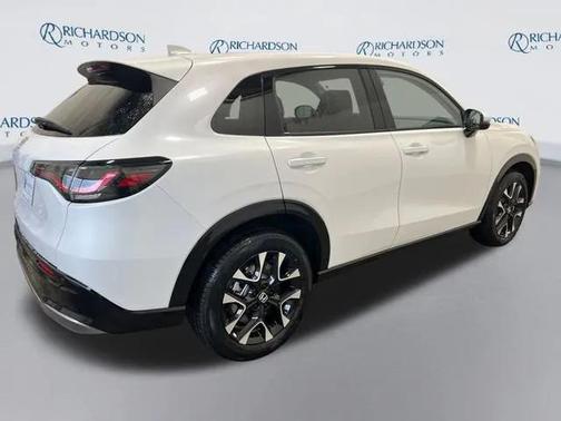 Platinum White Pearl 2026 Honda HR-V EX-L