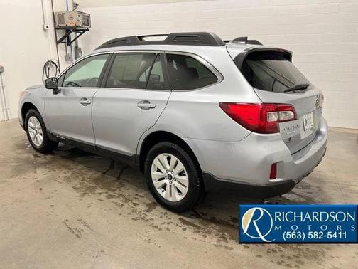 Ice Silver Metallic 2017 Subaru Outback 2.5i Premium