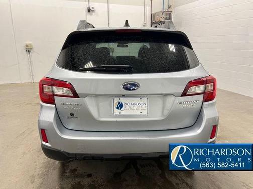 Ice Silver Metallic 2017 Subaru Outback 2.5i Premium