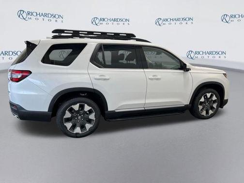 Platinum White Pearl 2026 Honda Pilot Elite
