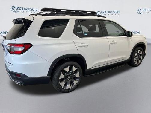 Platinum White Pearl 2026 Honda Pilot Elite