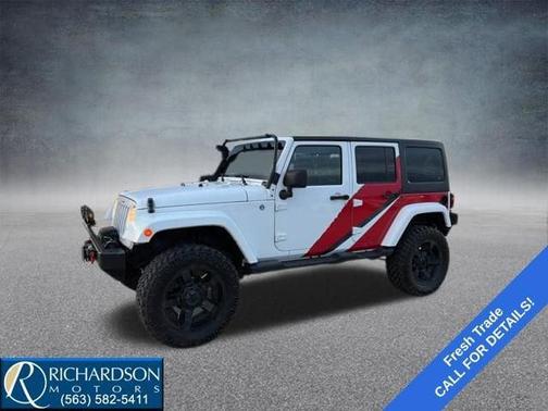Bright White Clearcoat 2014 Jeep Wrangler Unlimited Sahara