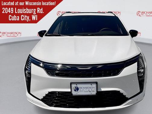 Bright White Clearcoat 2027 Chrysler Pacifica Limited