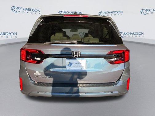 B-642px 2027 Honda Odyssey EX-L