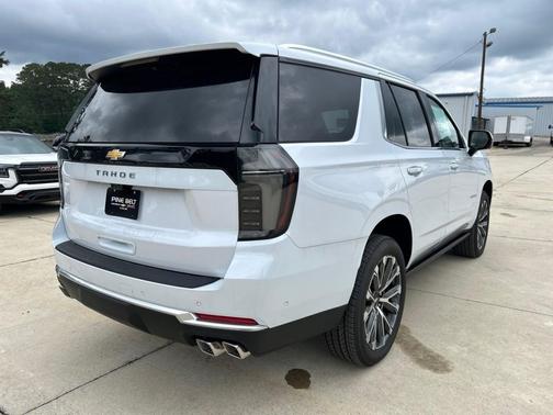 Polar White Tricoat 2026 Chevrolet Tahoe High Country