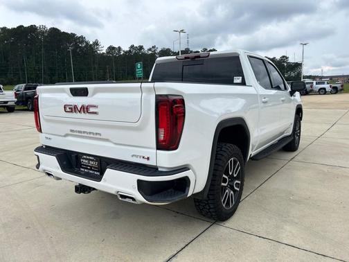 Summit White 2025 GMC Sierra 1500 AT4