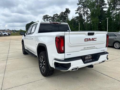 Summit White 2025 GMC Sierra 1500 AT4