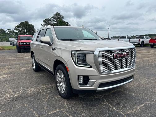 Pearl Beige Metallic 2022 GMC Yukon Denali