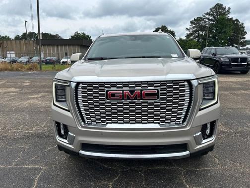 Pearl Beige Metallic 2022 GMC Yukon Denali