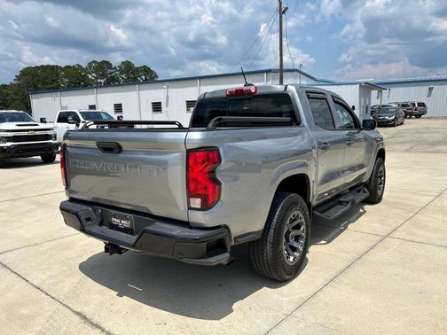 Sterling Gray Metallic 2024 Chevrolet Colorado WT