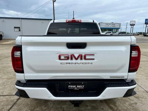 GAZ 2026 GMC Canyon Elevation