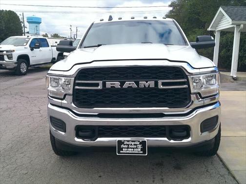 2022 RAM 2500 Tradesman Crew Cab 4x4 6'4' Box