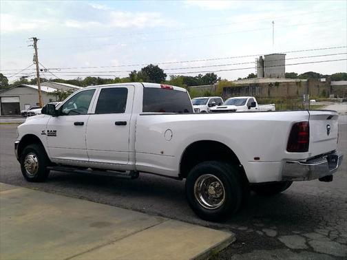 2018 RAM 3500 Tradesman Crew Cab 4x4 8' Box