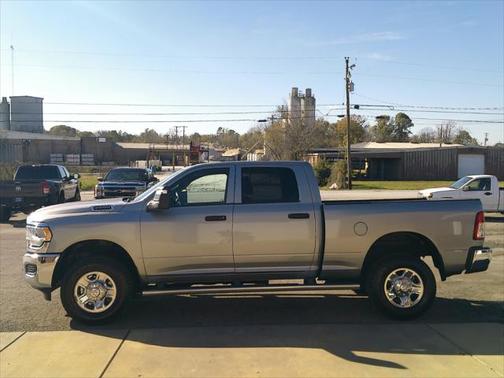 2023 RAM 2500 Tradesman Crew Cab 4x4 6'4' Box