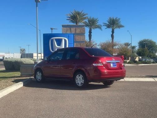 2011 Nissan Versa 1.8 S