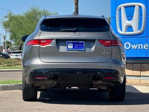 2019 Jaguar F-PACE S