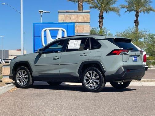 2020 Toyota RAV4 XLE Premium