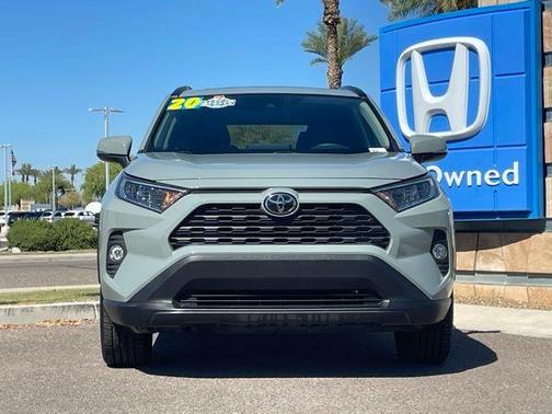 2020 Toyota RAV4 XLE Premium