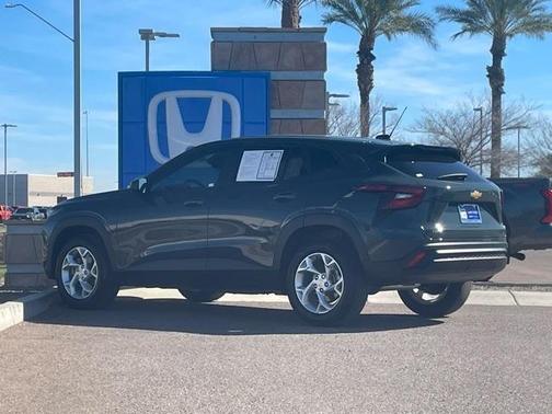 2025 Chevrolet Trax LS