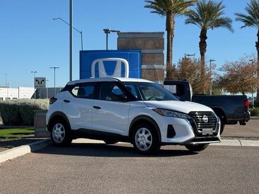 2022 Nissan Kicks S