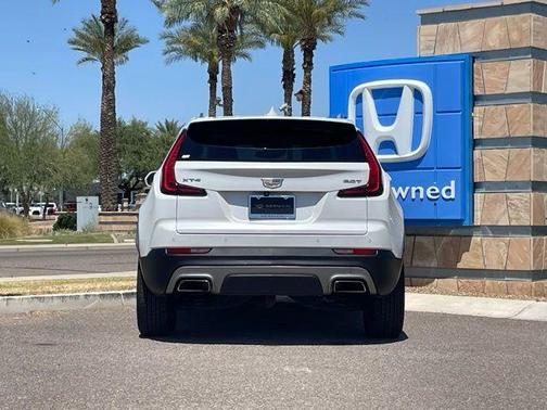 Crystal White Tri-Coat 2019 Cadillac XT4 Premium Luxury