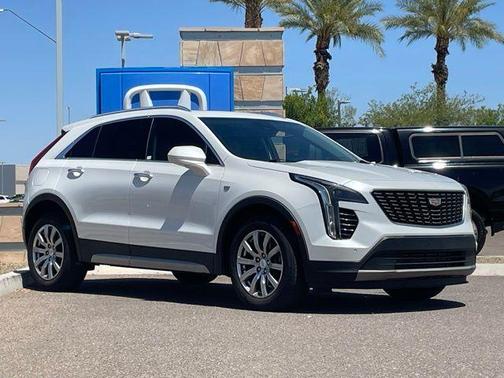 Crystal White Tri-Coat 2019 Cadillac XT4 Premium Luxury