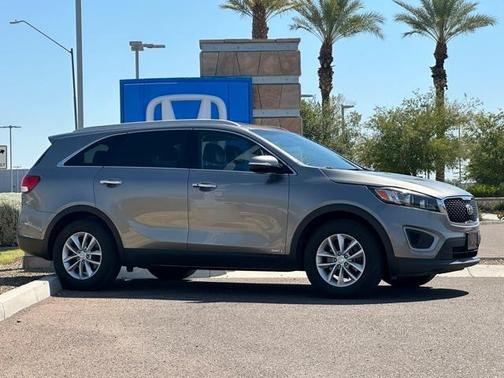2017 Kia Sorento LX