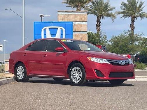 Barcelona Red Metallic 2014 Toyota Camry Hybrid LE